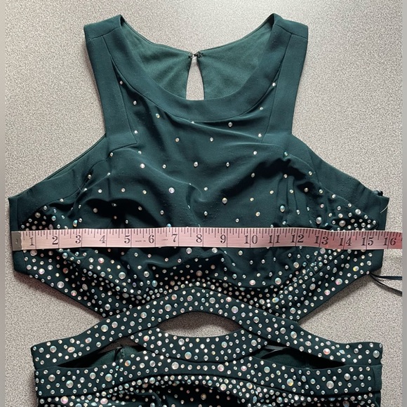 Morgan & Co Hunter Green Rhinestone Cut Out Gown Size 9/10 - Picture 10 of 15